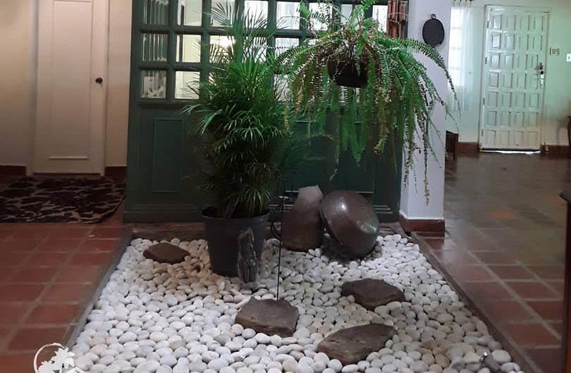 casa-venta-urbanizacion-maneiro-jardin-interno