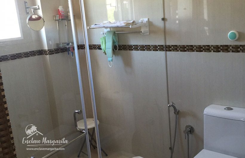 casa-en-venta-paraiso-1-maneir-margarita-bano-3