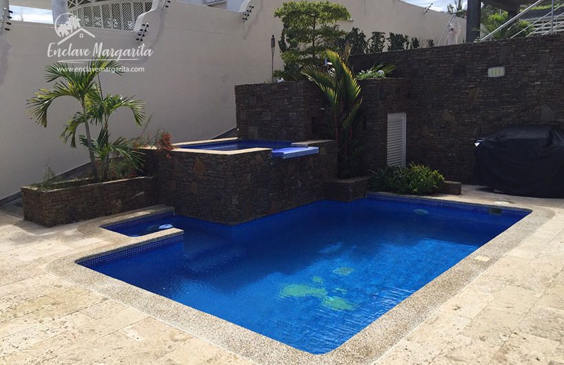 casa-en-venta-paraiso-1-maneiro-margarita-piscina