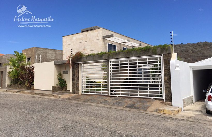 casa-en-venta-paraiso-1-maneiro-margarita-porton