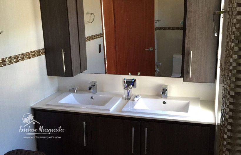 casa-en-venta-paraiso-1-pampatar-margarita-bano-2