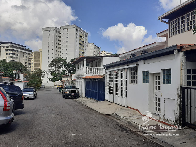 Casa en Venta con Anexo en Terrazas de Club Hípico - Caracas - Inmuebles  Enclave Margarita