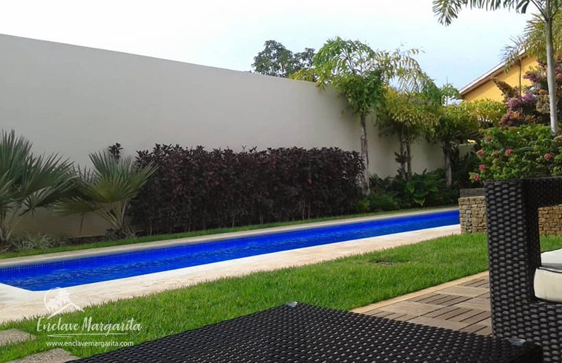casa-venta-urb-casas-de-campo-isla-margarita-piscina