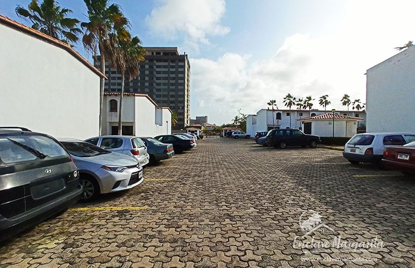 townhouse-3-habitaciones-conjunto-residencial-el-retiro-maneiro (14)