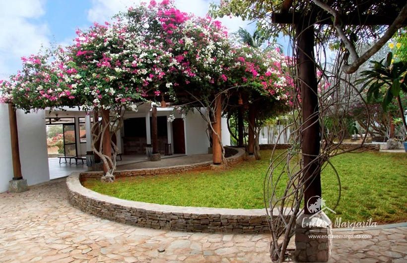 se-vende-hotel-playa-el-yaque-precio-rebajado (3)