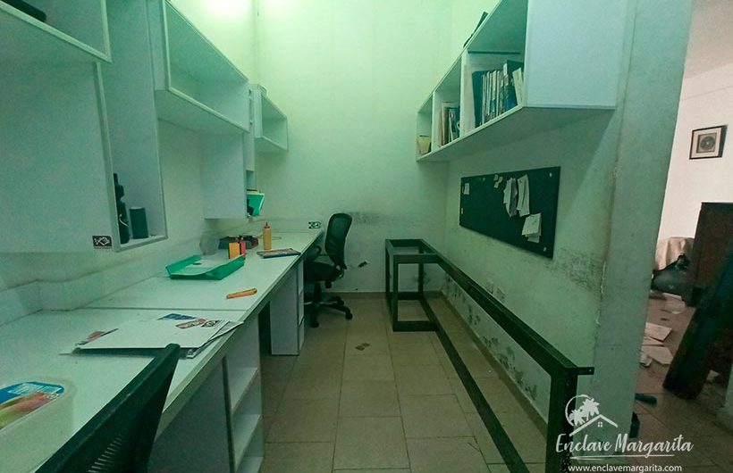 se vende casa grande con local calle campos (1)