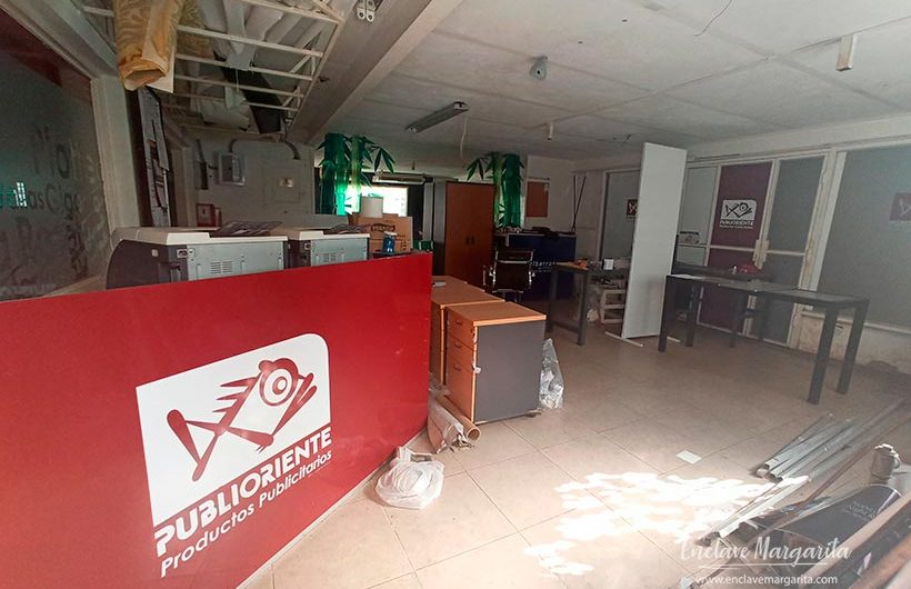 se vende casa grande con local calle campos (2)