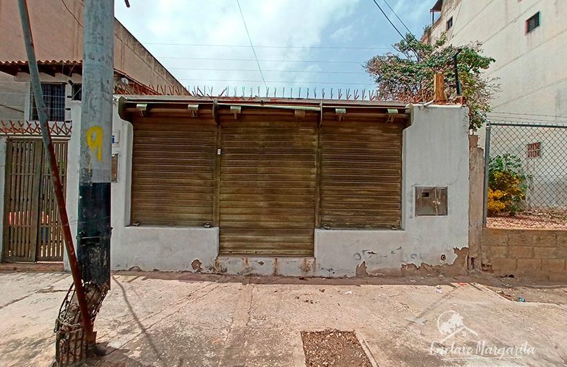 se vende casa grande con local calle campos (4)