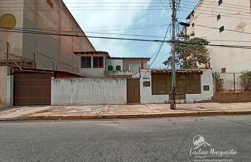 se vende casa grande con local calle campos (6)