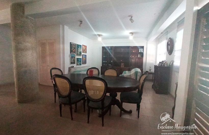 se vende casa grande con local calle campos (9)