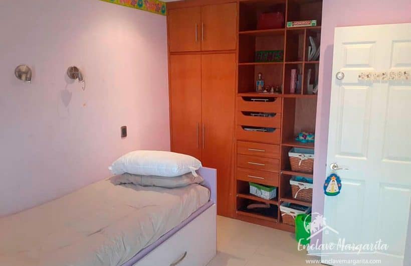 Townhouse 3 habitaciones Guacuco Margarita (10)