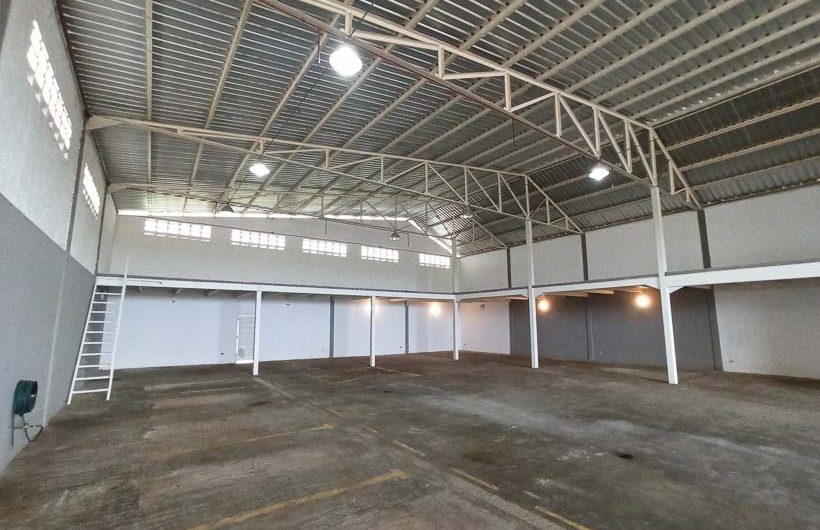 En venta amplio galpón vía al aeropuerto – Isla de Margarita