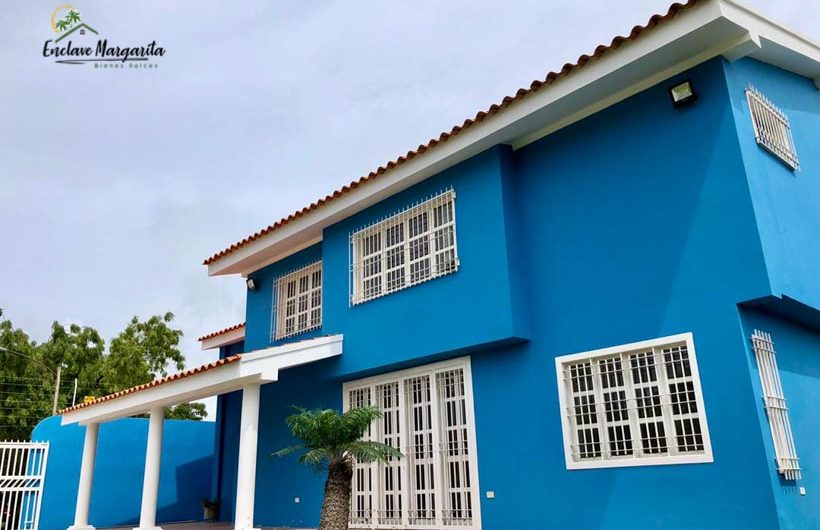 Se vende espectacular casa 5 habitaciones en Juangriego