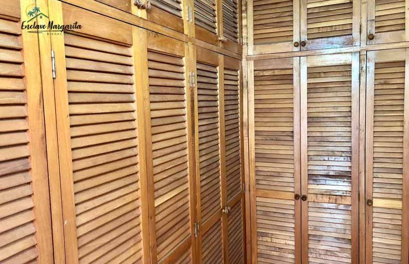 Se vende espectacular casa 5 habitaciones en Juangriego