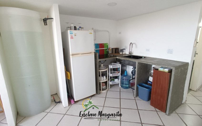 VENDIDO – Apartamento penthouse tipo loft con vista al mar en Pampatar