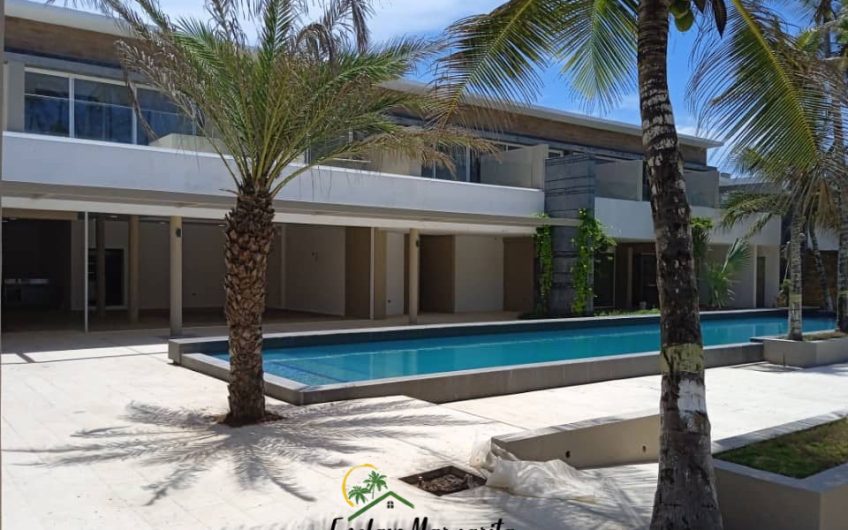 Se vende hotel nuevo en primera linea de playa en Playa El Agua – Isla de Margarita