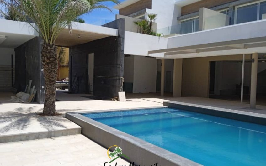 Se vende hotel nuevo en primera linea de playa en Playa El Agua – Isla de Margarita