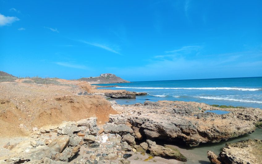 Venta de lotes de Terrenos Frente a Playa Taguantar – Juangriego – Isla Margarita