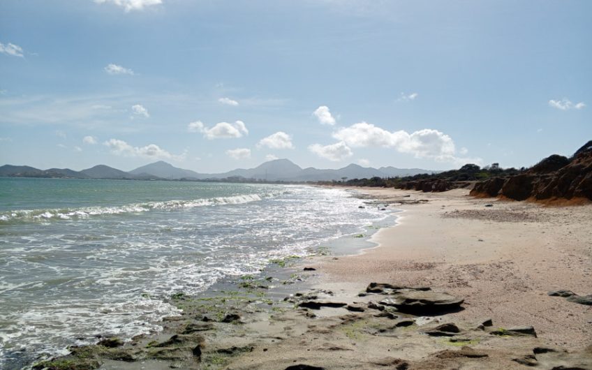 Venta de lotes de Terrenos Frente a Playa Taguantar – Juangriego – Isla Margarita