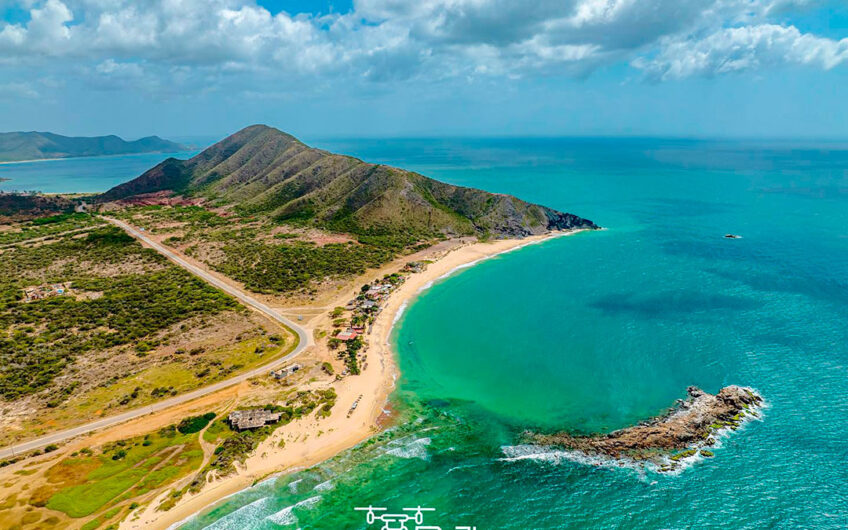 Terreno en venta frente al mar en Playa Caribe Isla Margarita