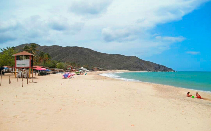 Terreno en venta frente al mar en Playa Caribe Isla Margarita