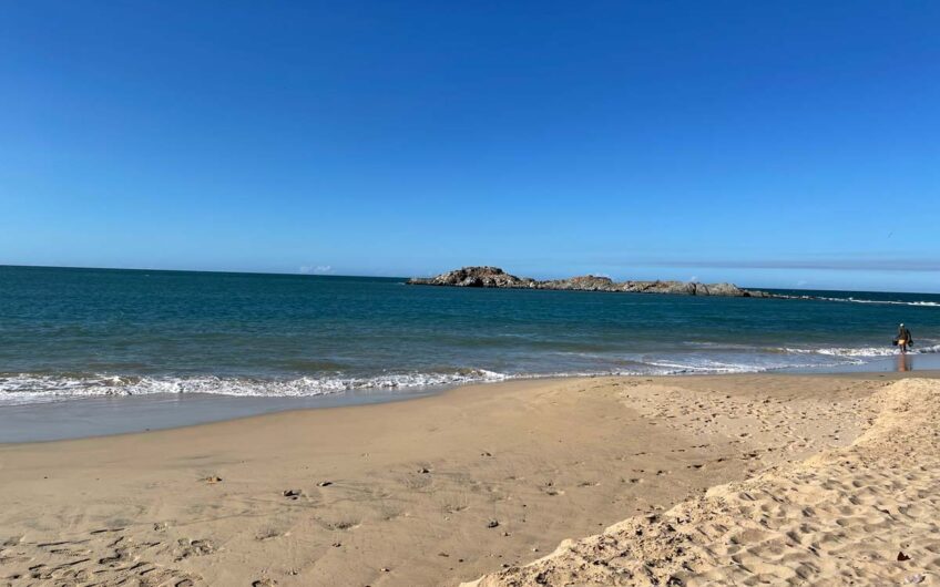 Se vende terreno frente al mar en Playa Caribe