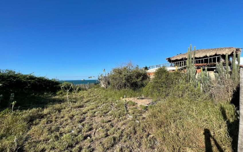 Se vende terreno frente al mar en Playa Caribe