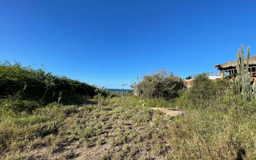 Se vende terreno frente al mar en Playa Caribe