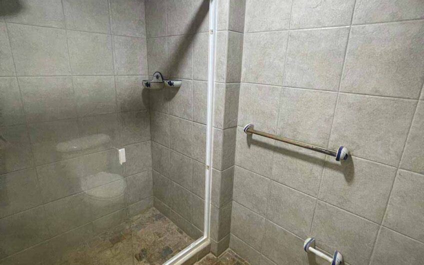 Se vende apartamento 3 hab. con playa privada Res. La Blanquilla – Puerto Real