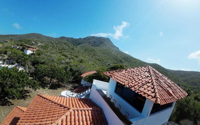 Alquiler Casa Vacacional Isla Margarita | Vista Mar y Montaña para 9 Personas