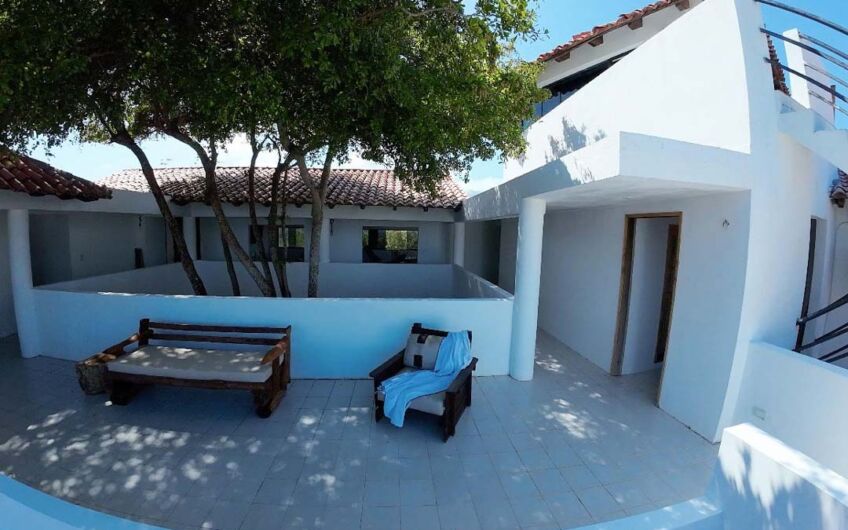 Alquiler Casa Vacacional Isla Margarita | Vista Mar y Montaña para 9 Personas