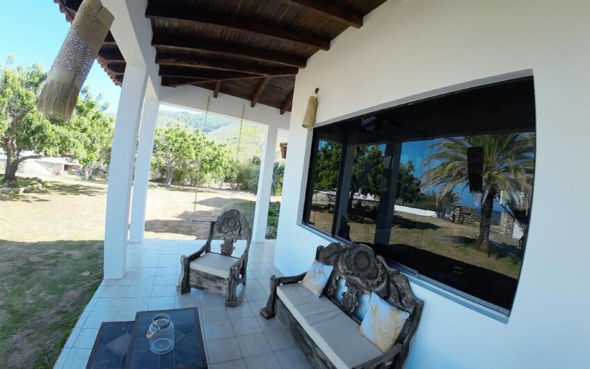 Alquiler Casa Vacacional Isla Margarita | Vista Mar y Montaña para 9 Personas