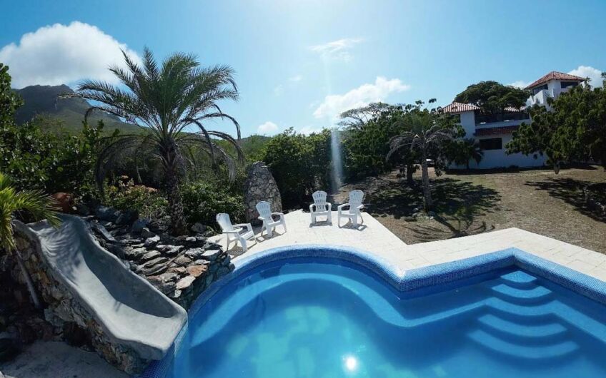 Alquiler Casa Vacacional Isla Margarita | Vista Mar y Montaña para 9 Personas