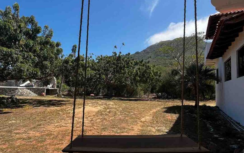 Alquiler Casa Vacacional Isla Margarita | Vista Mar y Montaña para 9 Personas