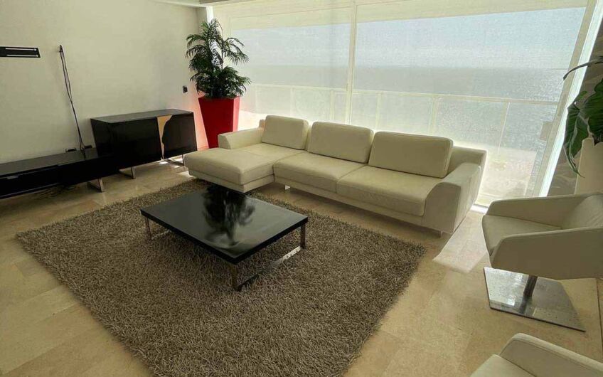 En venta apartamento frente al mar en el Morro – Isla de Margarita