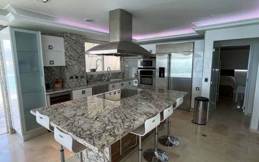 En venta apartamento frente al mar en el Morro – Isla de Margarita