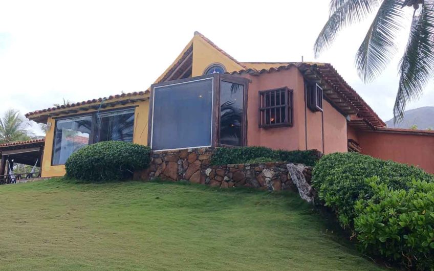 En venta casa de lujo frente al mar en Los Ranchos de Chana Isla de Margarita