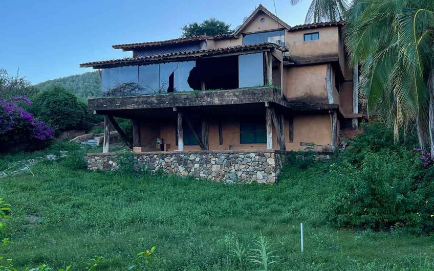 VENDIDA – En venta hermosa casa con espléndida vista al mar en Guarame Isla de Margarita