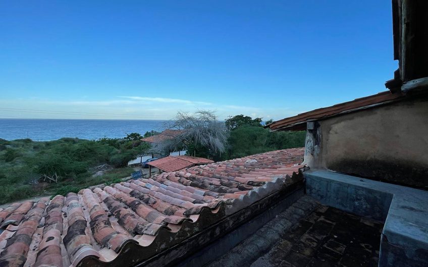 VENDIDA – En venta hermosa casa con espléndida vista al mar en Guarame Isla de Margarita
