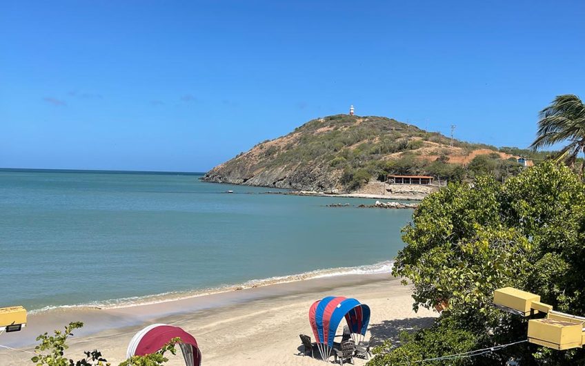 Hermosa casa vacacional frente al mar en Playa Zaragoza Isla de Margarita