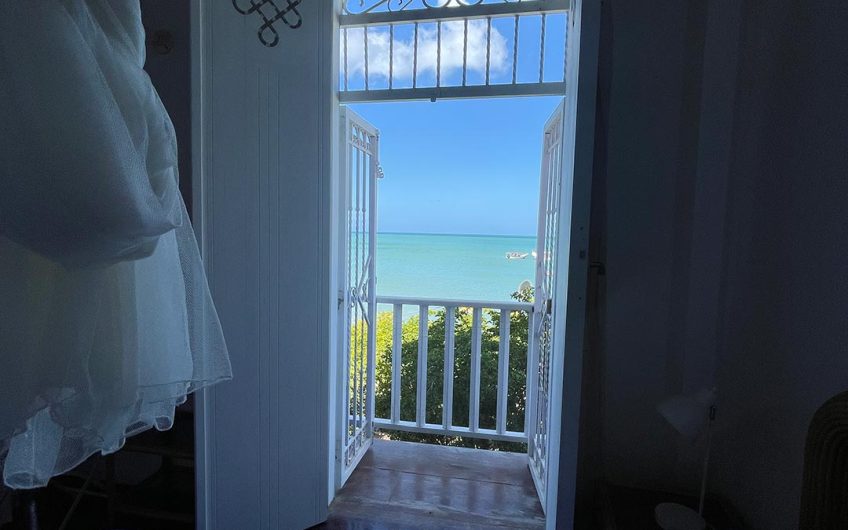 Hermosa casa vacacional frente al mar en Playa Zaragoza Isla de Margarita