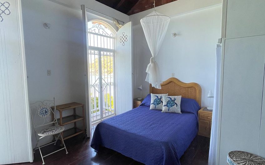 Hermosa casa vacacional frente al mar en Playa Zaragoza Isla de Margarita