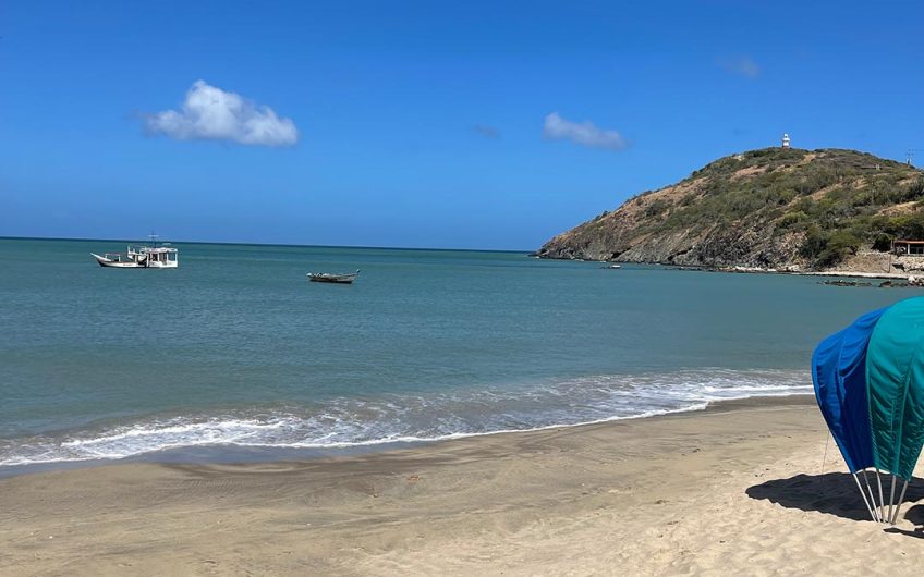 Hermosa casa vacacional frente al mar en Playa Zaragoza Isla de Margarita