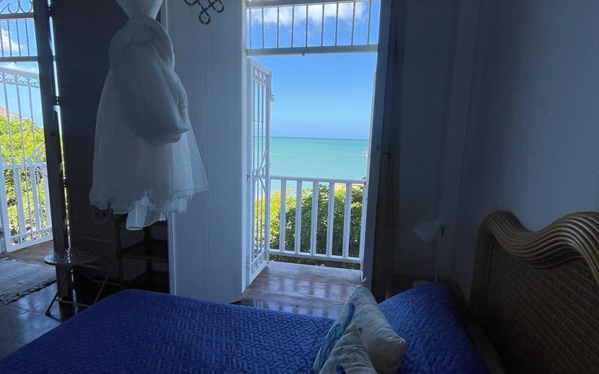 Hermosa casa vacacional frente al mar en Playa Zaragoza Isla de Margarita