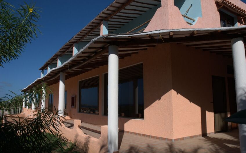 Hotel en venta en Playa El Yaque – Precio de Oportunidad