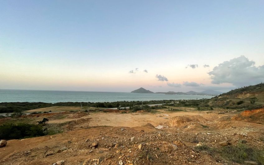Venta de lotes de Terrenos Frente a Playa Taguantar – Juangriego – Isla Margarita