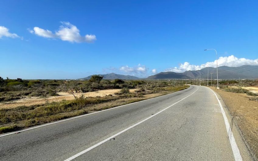 Se venden 9 lotes industriales y comerciales cerca del aeropuerto vía a Playa el Yaque