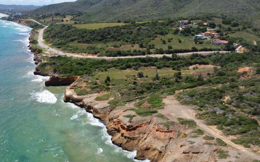 Terreno en venta. Guarame. Playa Guacuco – Isla de Margarita.