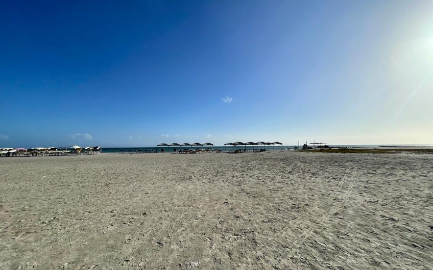 Se venden terrenos en primera Línea Playa El Yaque – Isla de Margarita.
