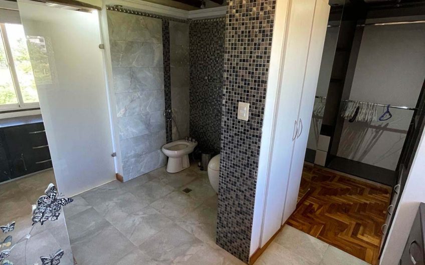 Hermosa casa en venta con vista al mar en Guacuco – Guarame